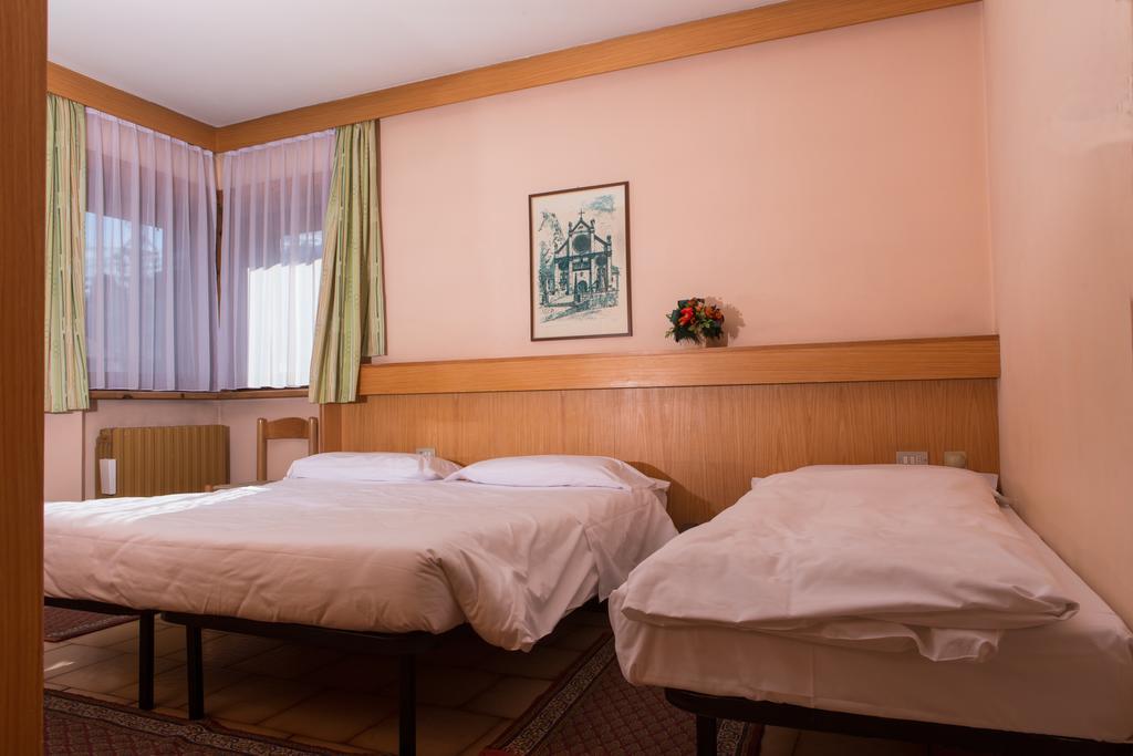 Hotel La Baita Livigno Phòng bức ảnh